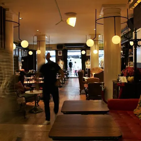 Browns Boutique 3*