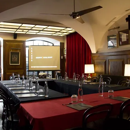 Browns Boutique Hotell 3*